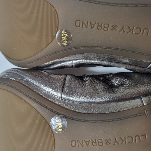 Lucky Brand  Ballet Flats Silver Pewter Leatger Round Toe Lace Up Detail Sz 6.5 - Picture 8 of 8